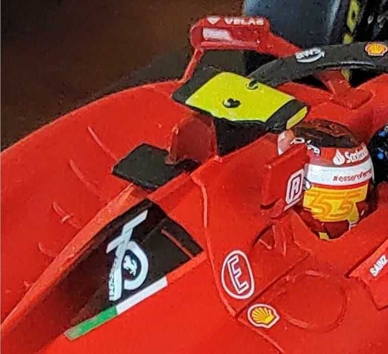 Macheta 1:18 F1-75 Anniversary Bburago Ferrari Carlos Sainz Formula 1