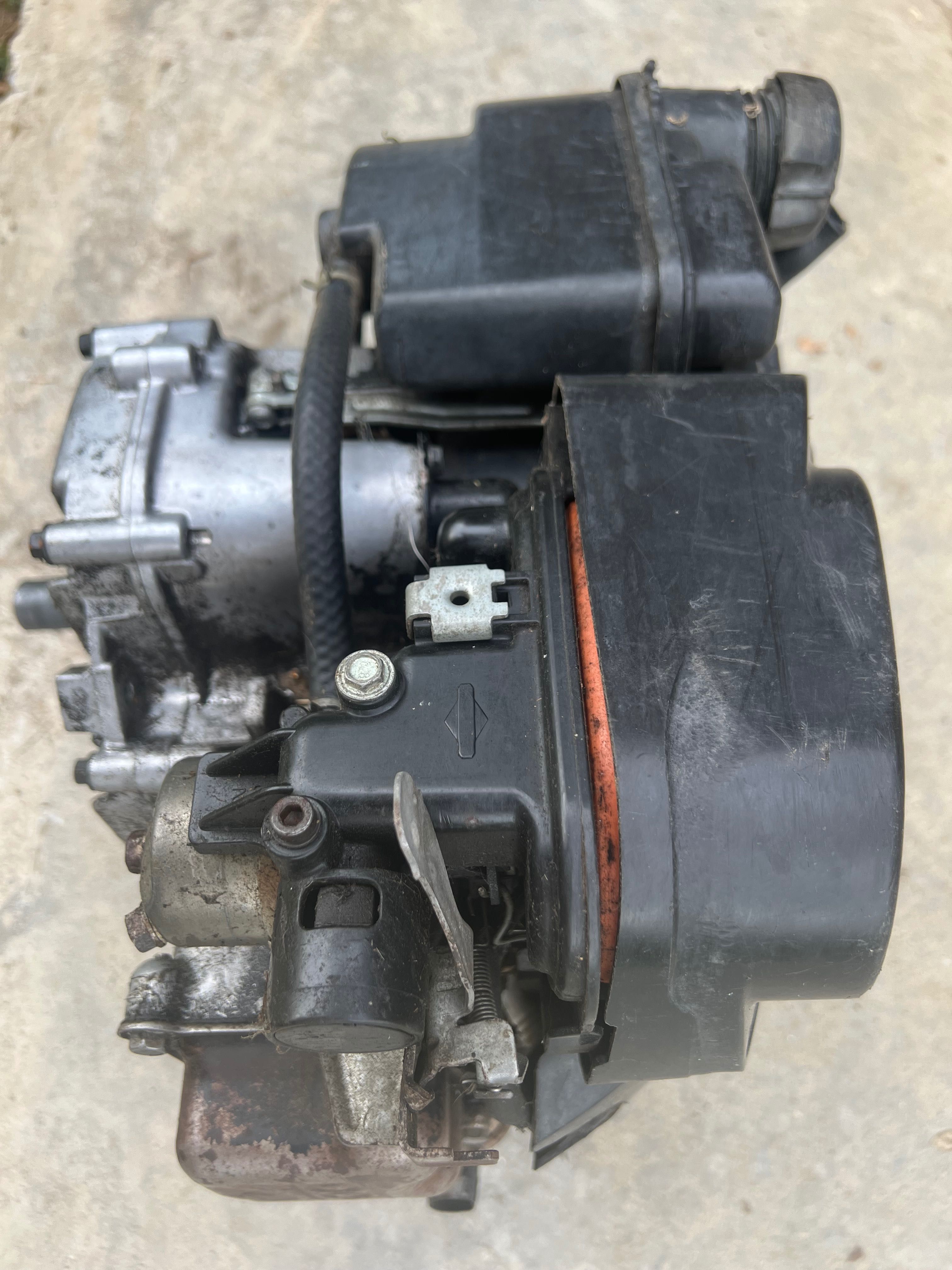 Piese cositoare cu motor briggs & stratton