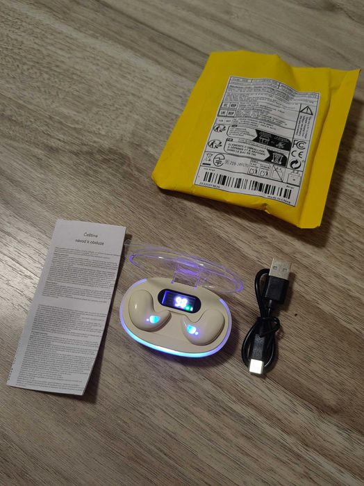 Căști wireless cu cablu de încărcare