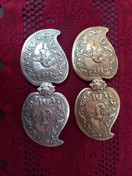 Продавам пафти/чапрази-цвят "старо злато" -нови