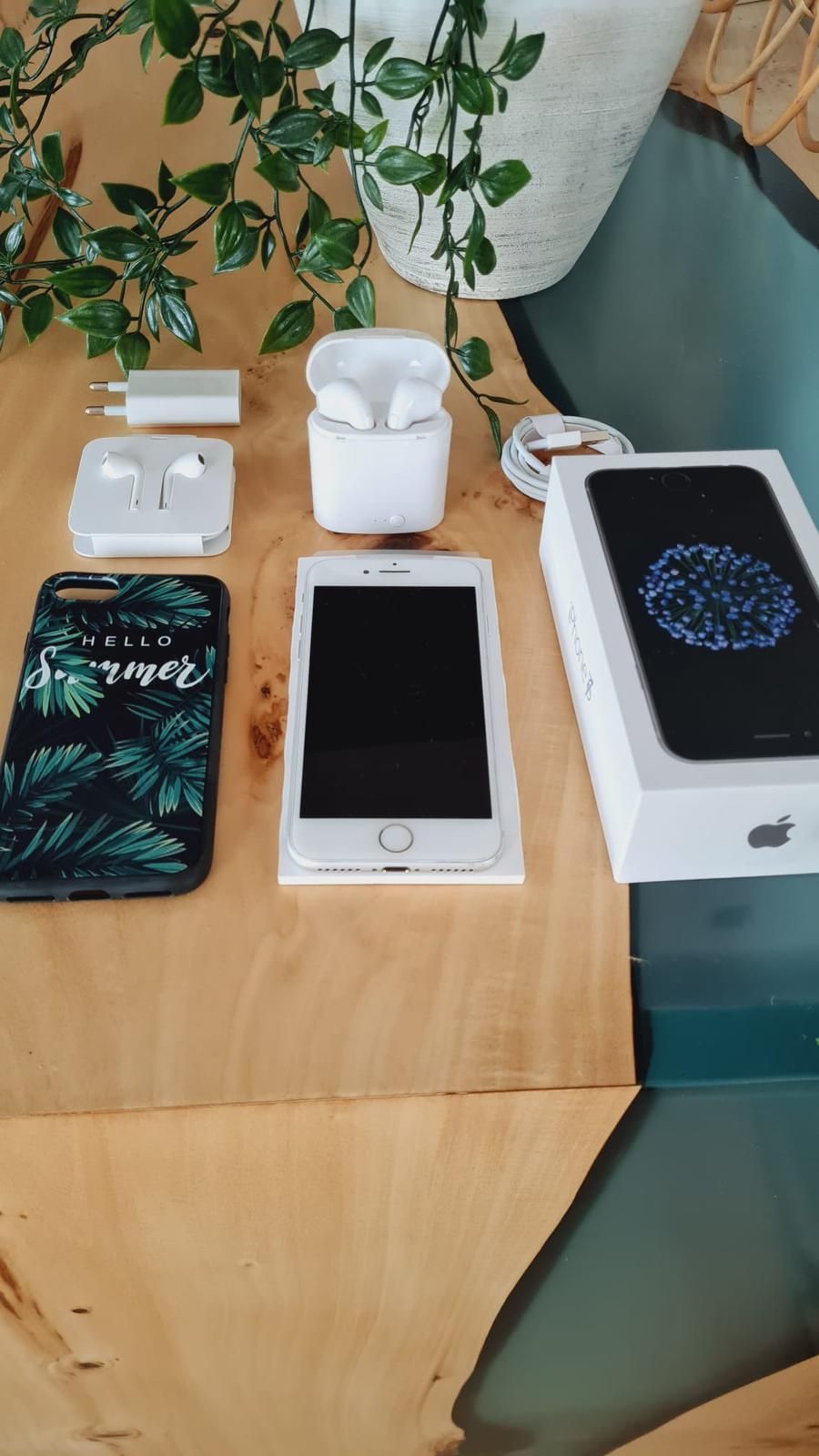 iPhone 7, silver, 32 GB, impecabil, liber de rețea, airpods +accesorii