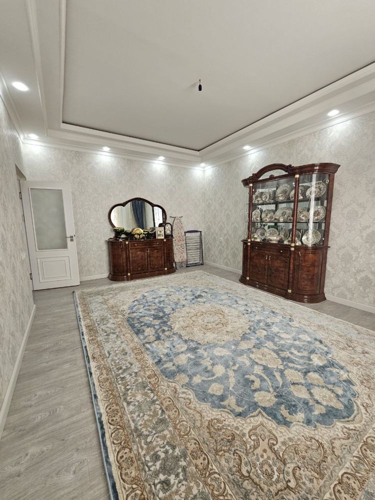 Продам 3 комнатную квартиру. центр Луначарского