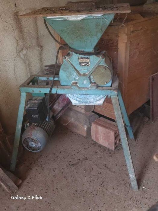 Фуражомелка  трифазна