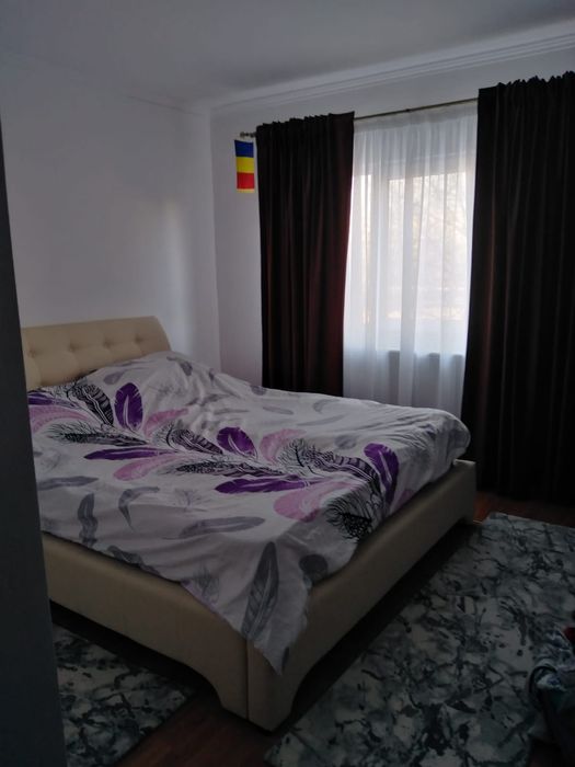 Vând ap.3 cam.+living D-va Nord