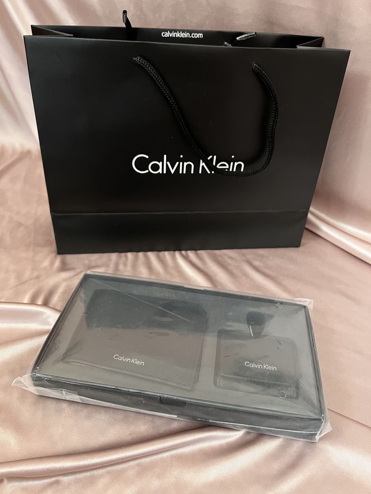 Подврочный набор Портмоне и чехол для Airpods от Calvin Klein