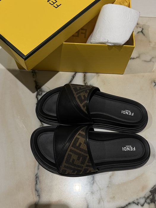 Мъжки чехли Fendi