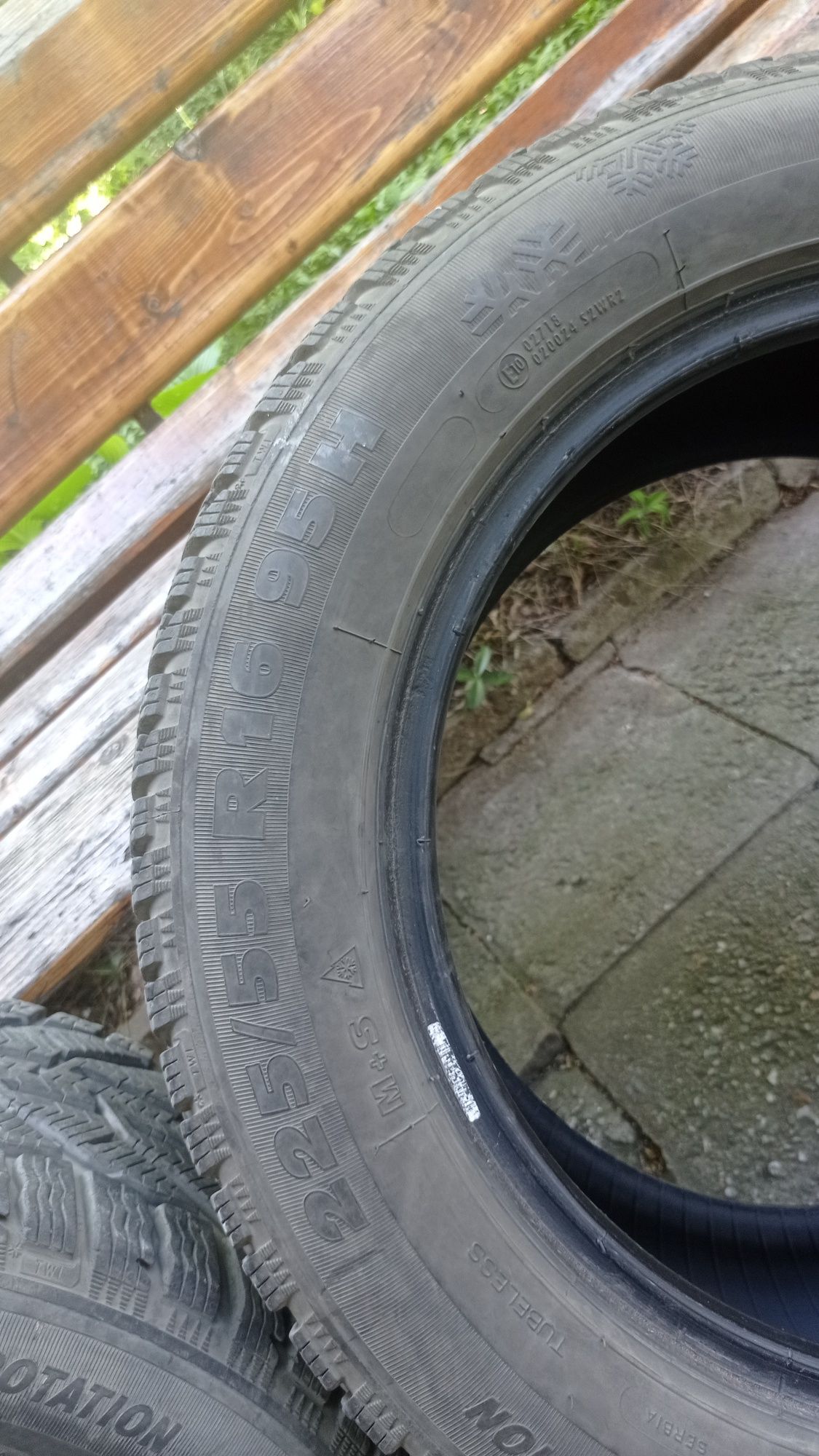 Зимни гуми 4бр двете riken 225 55 16