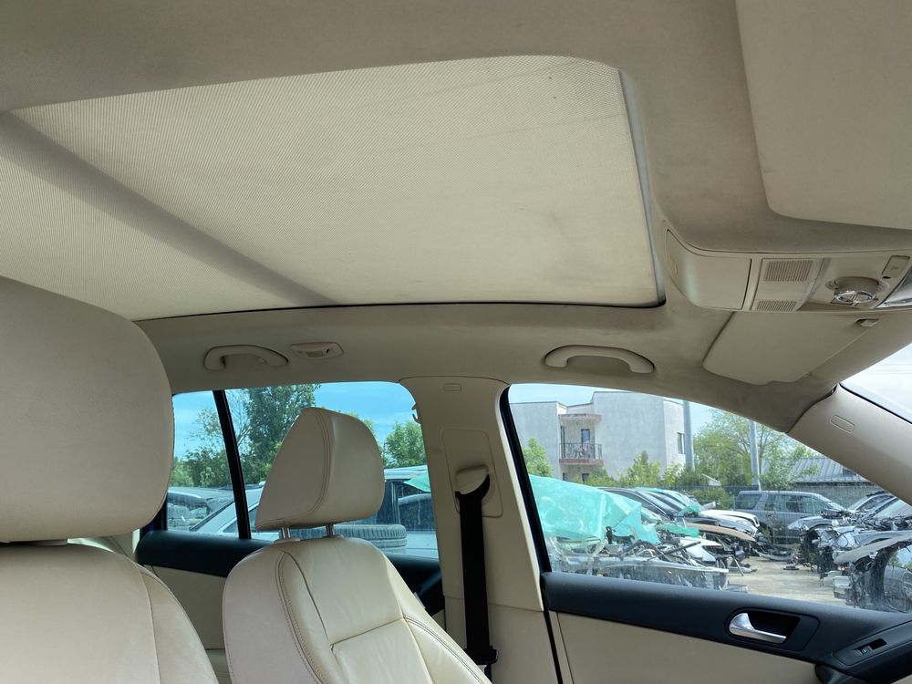 Tapițerie plafon interior cu panoramic Volkswagen Tiguan 2009