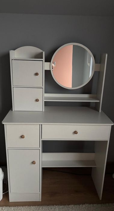 Masuta de toaleta / machiaj