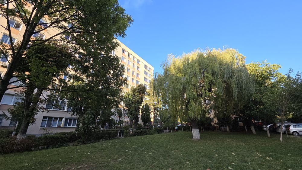 2 camere Victoriei, etaj 7/8, lângă școala 19, vedere spre munți.