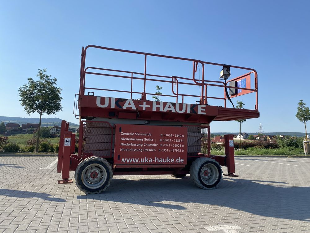 De inchiriat nacela 4x4 electrica