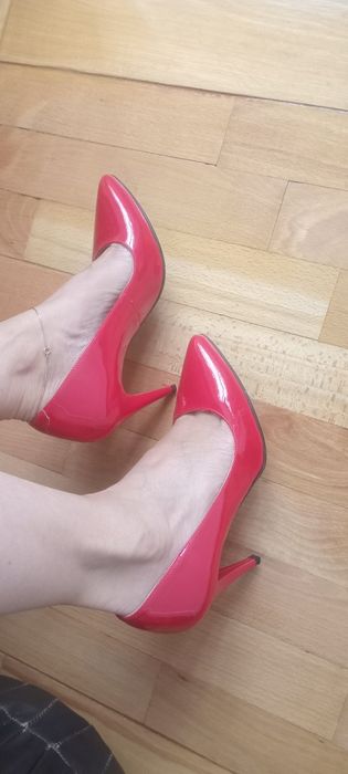 Pantofi piele lac roșii