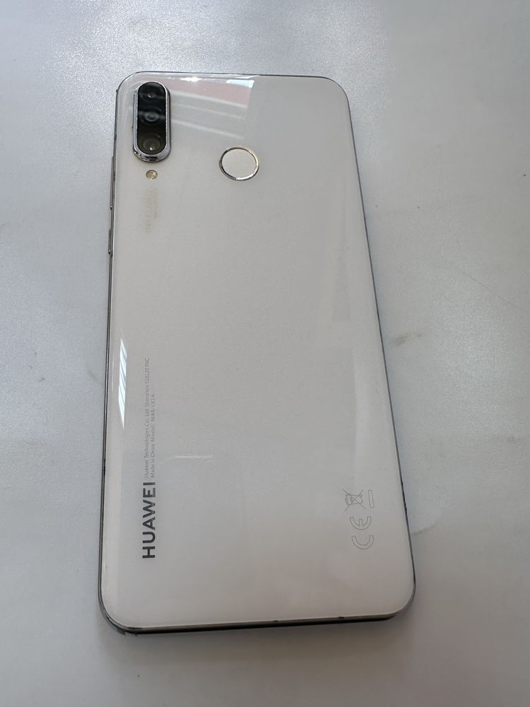 Huawei P30 lite 4/128 - има Google, отличен