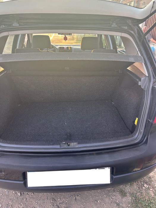 Volkswagen Golf 5 - 1.4 Benzină