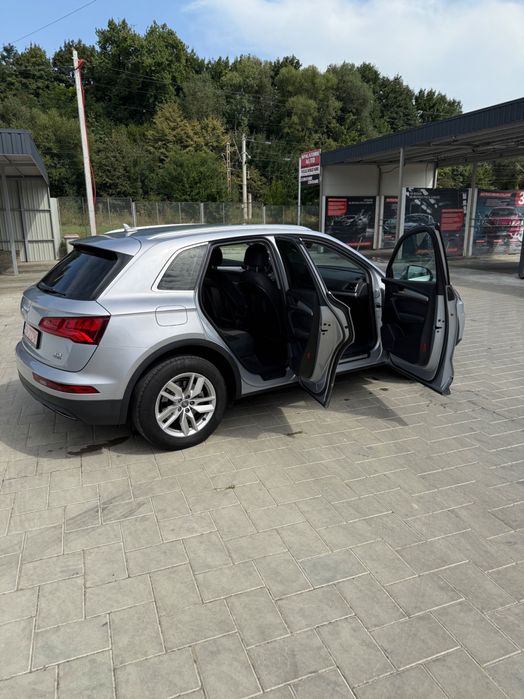 Vând Audi Q5 2.0 tdi quattro
