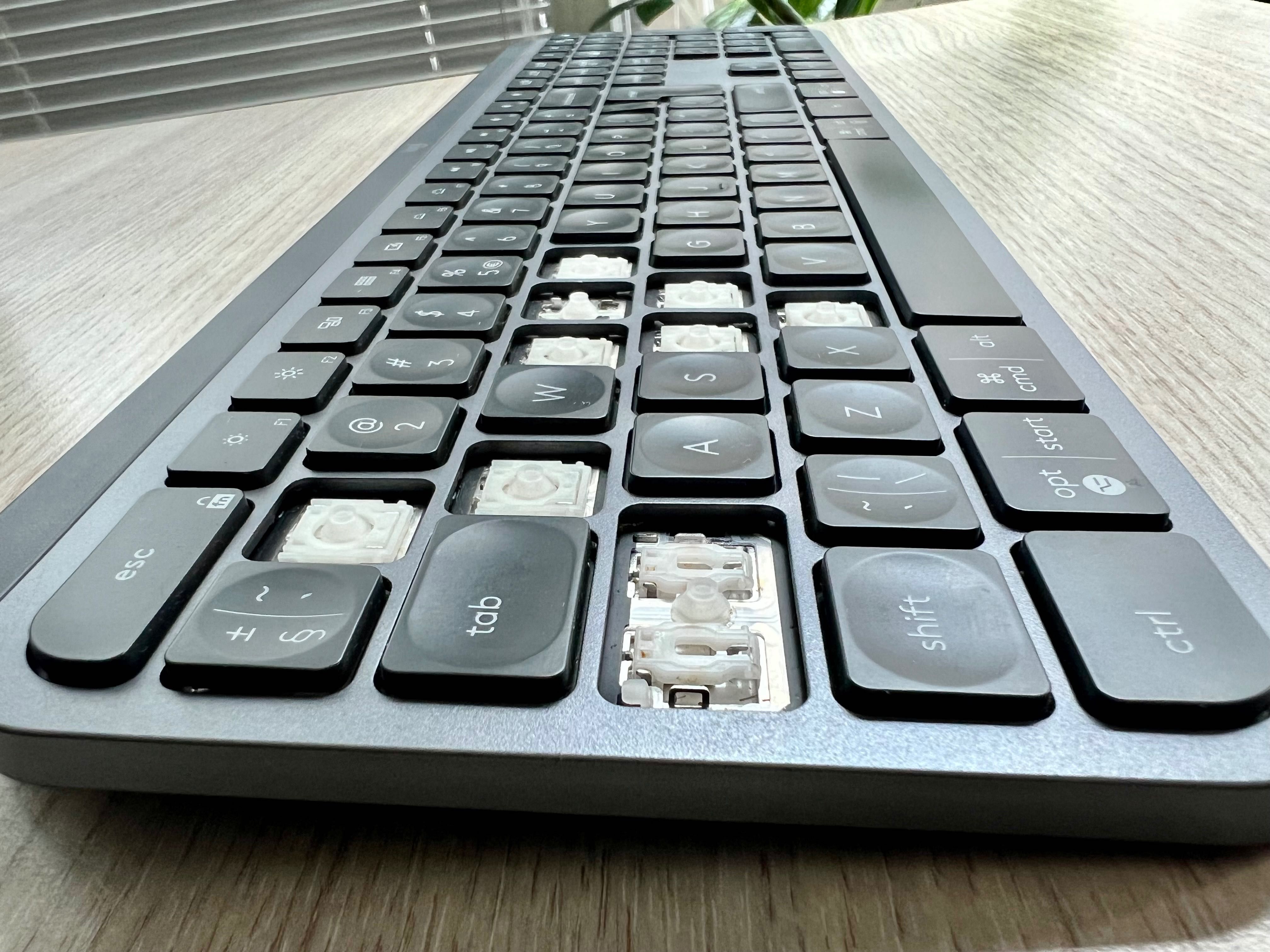 Logitech MX Keys за части!!!