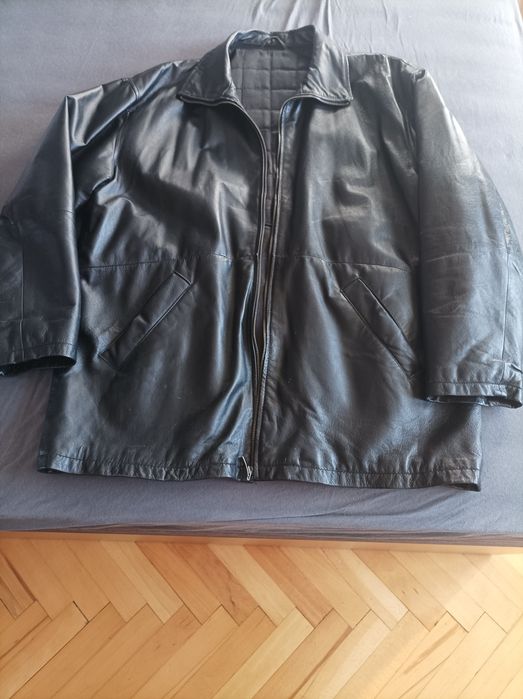 Мъжко черно кожено яке.