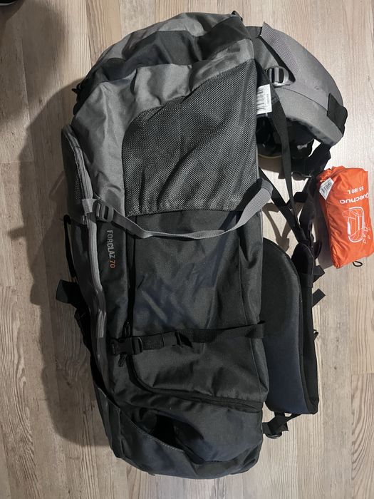 Туристическа раница 70 литра + дъждобран