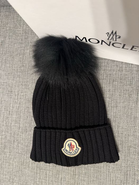 Caciula Moncler noua