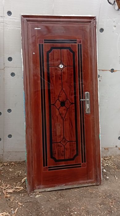 Продам входная железная  дверь