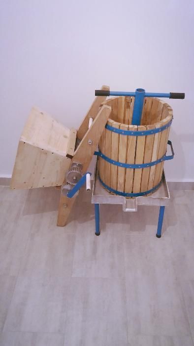 Teasc struguri presa struguri