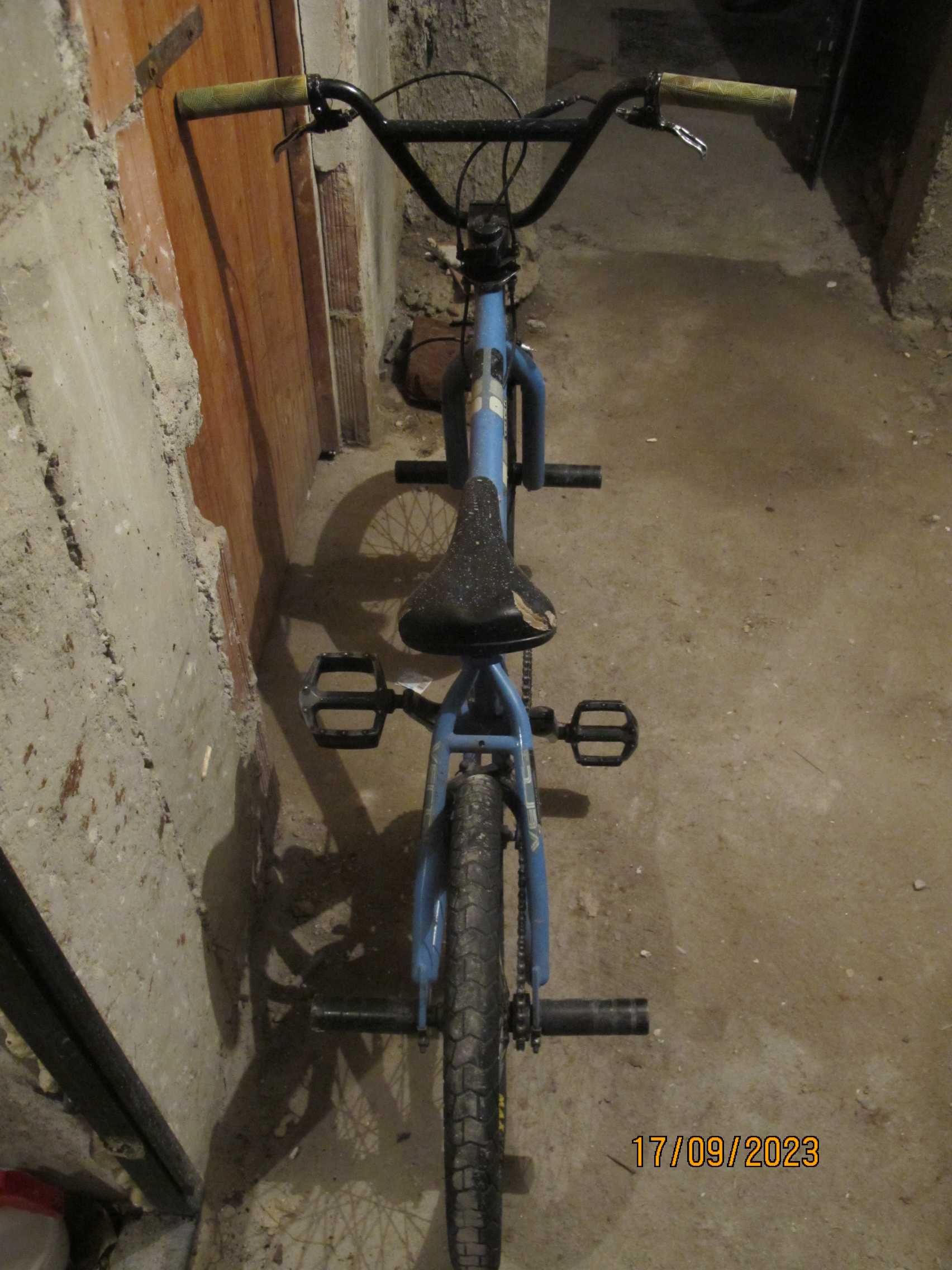 Продавам BMX колело