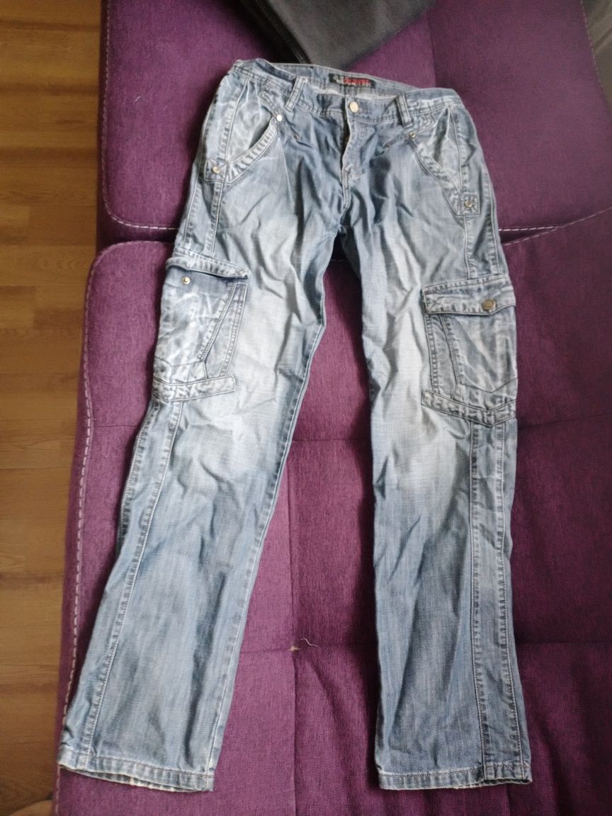 Мужские джинсы продам