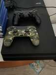 Ps4 slim cu 2 manete si 20 si ceva de jocuri