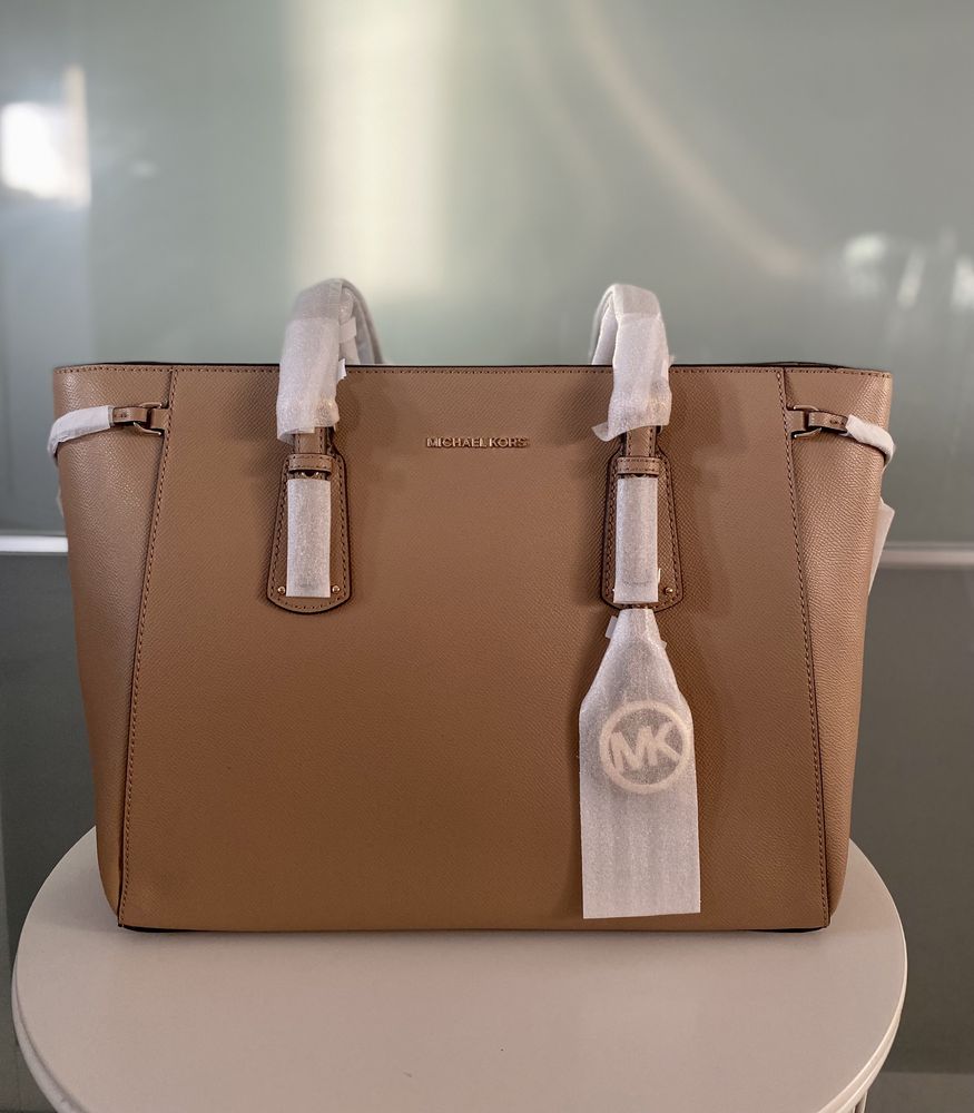 Geanta NOUA Michael Kors Voyager