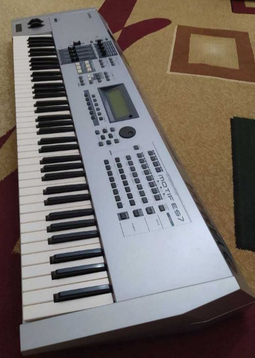 Ямаха мотиф ес 7