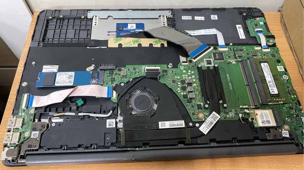 Продаю ноутбук HP 250 G8 на запчасти