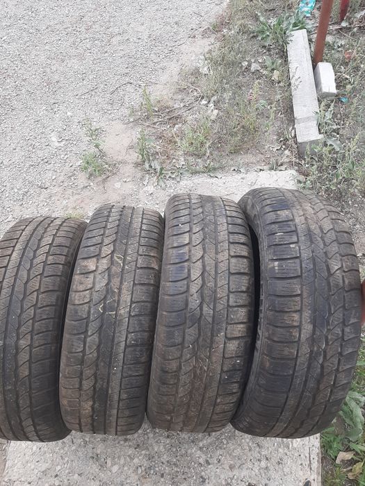 Продам шины 215/60/17 континенталь