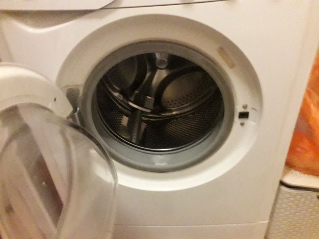 Продам стиральную машину