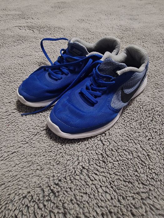Nike Revolution 3
