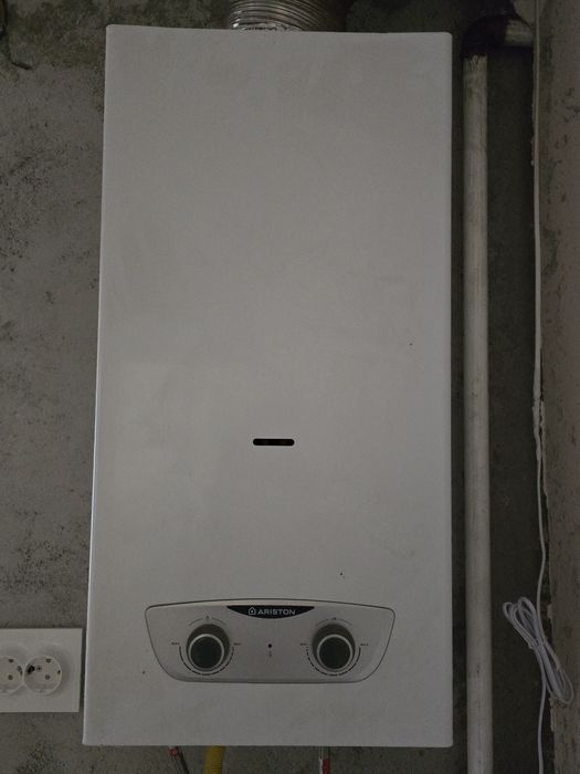 Instant apa calda  pe gaz/GPL 21.5 KW Ariston Fast R X ONM 11 compact