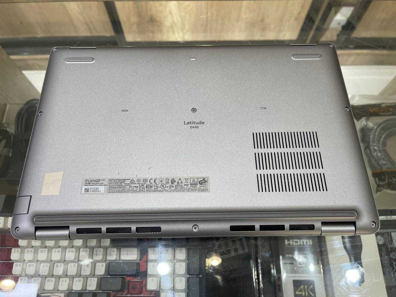 DELL Latitude 5440 Core i5-1350P RAM 8 Gb DDR5 5200 ssd 256
