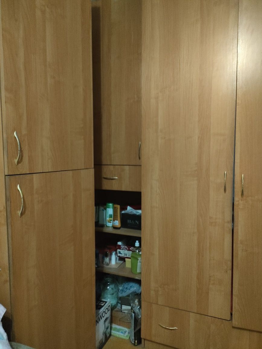 Продам шифоньер б/у