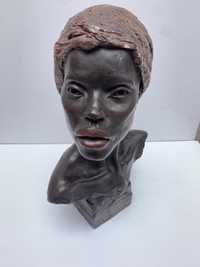 Скулптура бюст на африканска жена