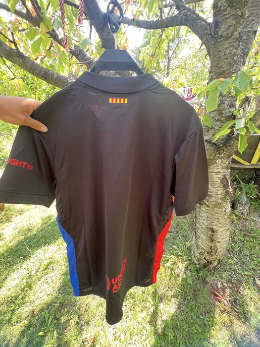 Чисто нови тениска на Барселона