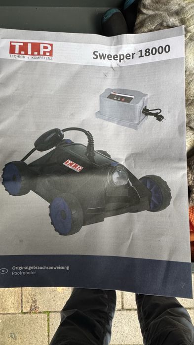 Roboti de piscina 120 bicati mai sunt