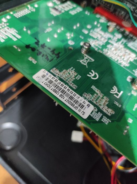 Kampyuter Srochna sotiladi