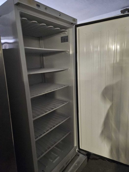 Frigidere si congelatoare profesionale simple si duble diferite tipuri
