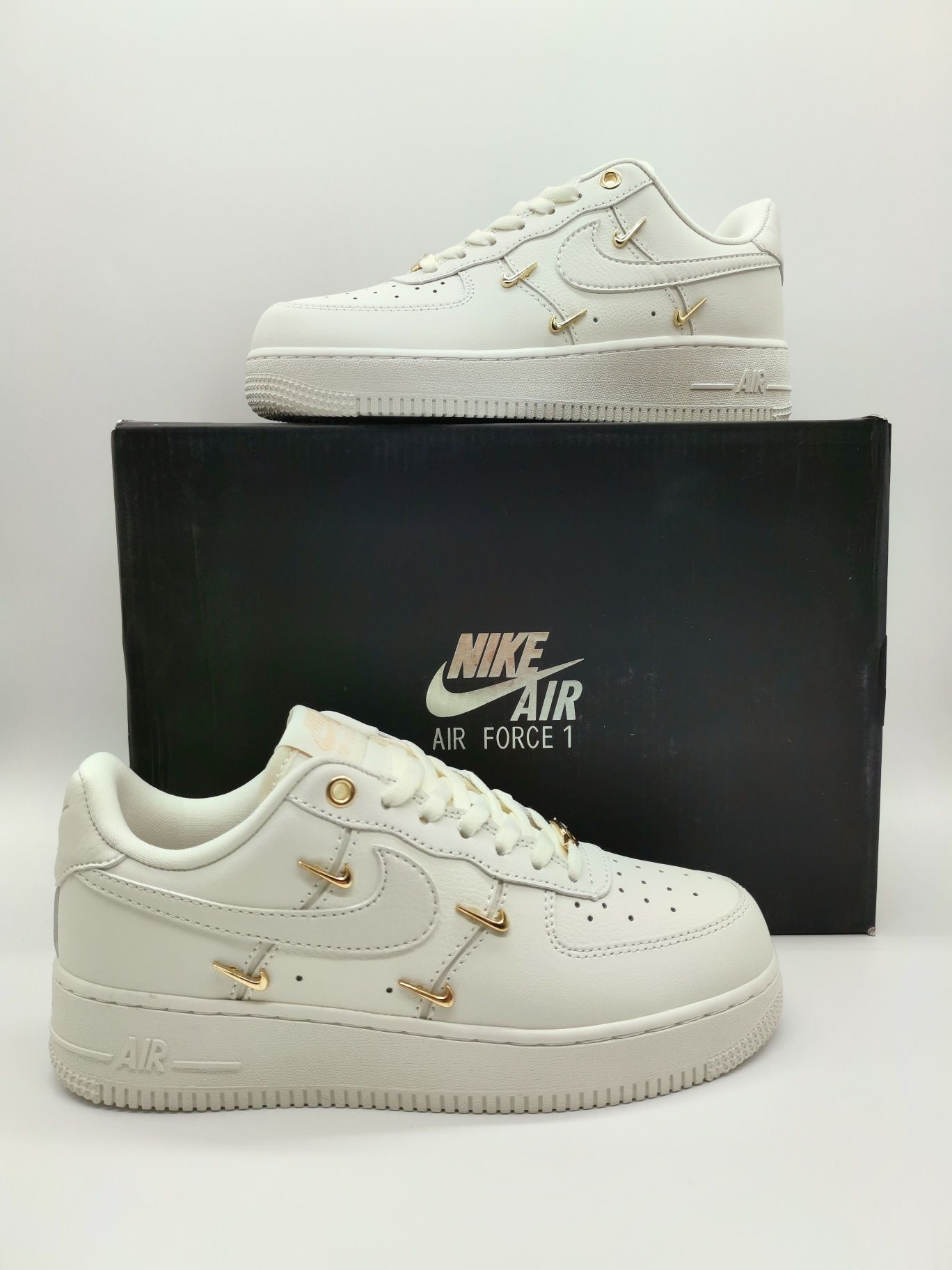 Nike Air Force 1 07 LX
