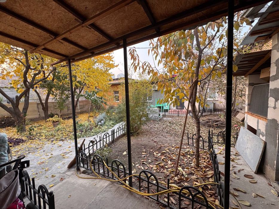 Участок 4 сотки с домом за "Mirabad avenue"