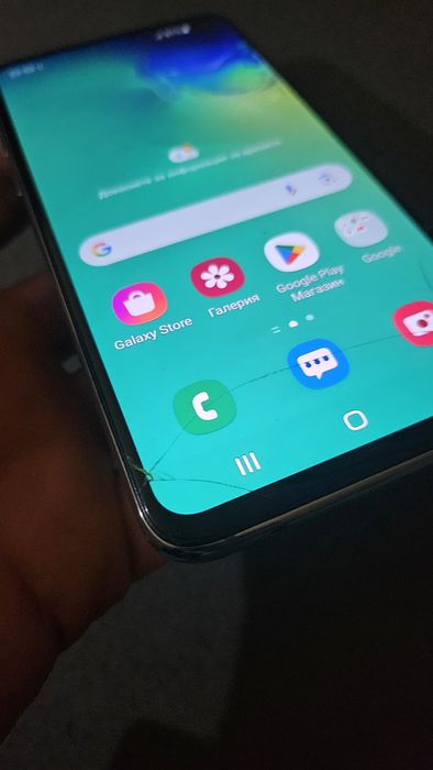 Samsung s10e продавам