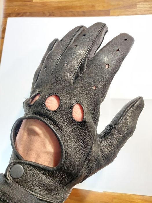 Manusi condus din piele naturala