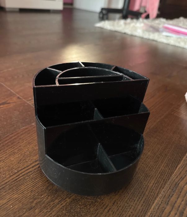 Organizator rotativ multifuncțional – birou / machiaj / accesorii