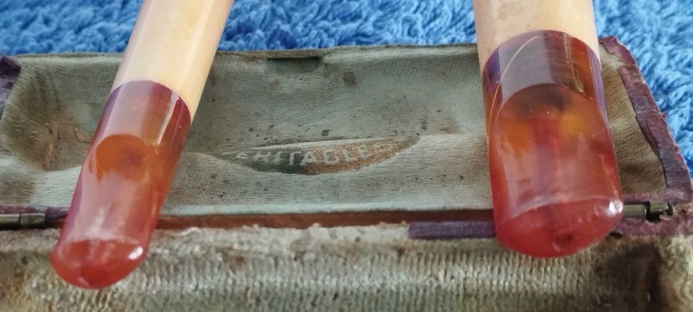 Порцеланов пепелник.Бензинови и газови запалки.