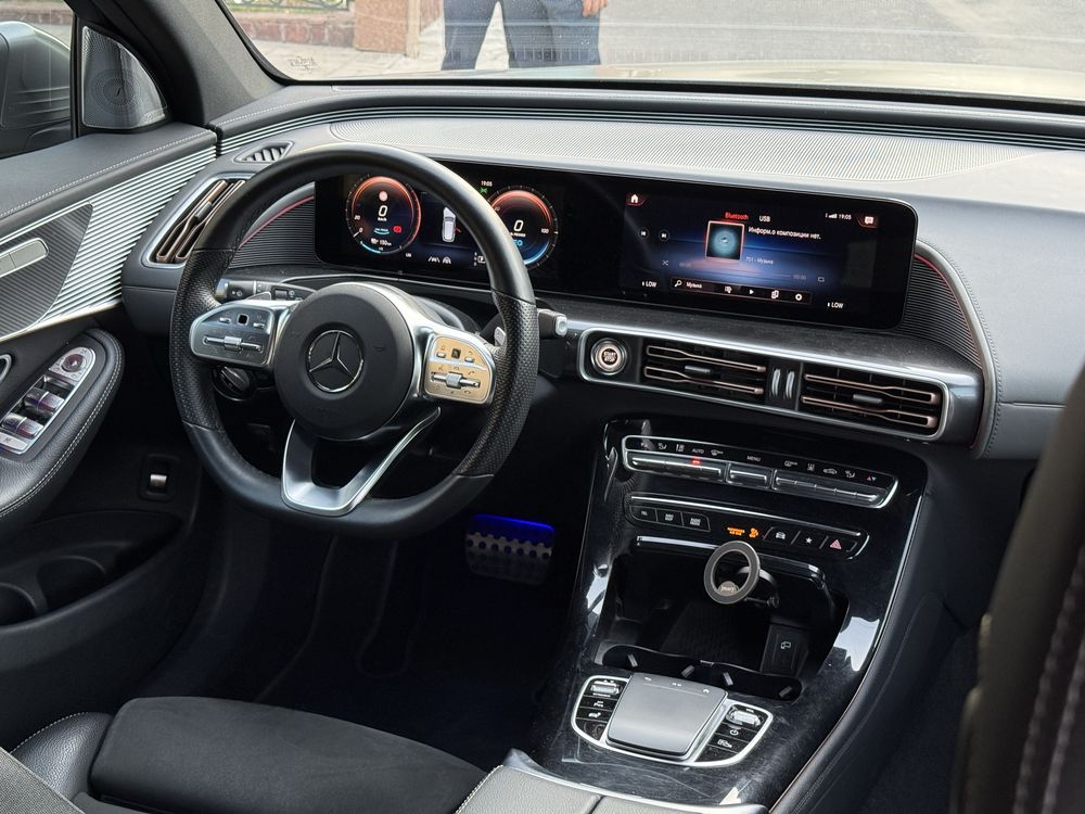 Mercedez-Benz EQC 400