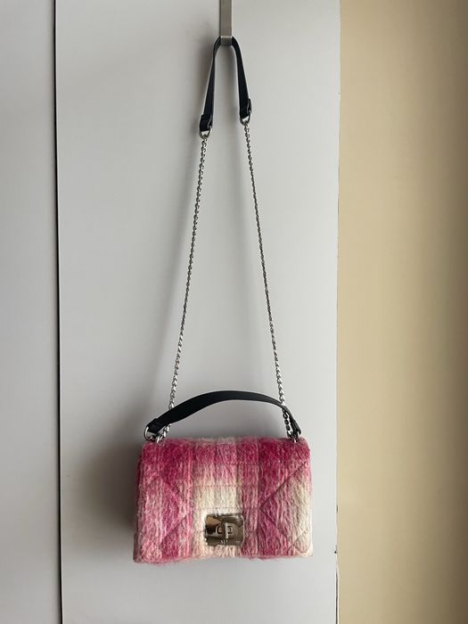 Малка розова пухена чанта Parfois